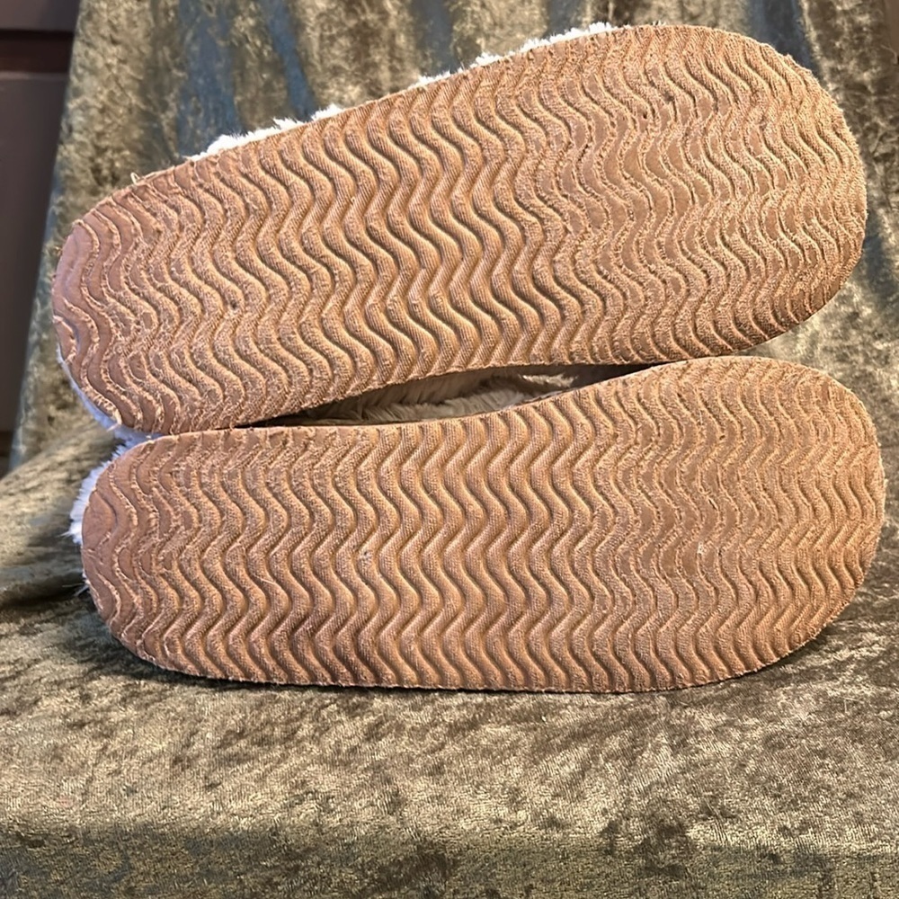 High Top Slippers - Picture 7 of 10